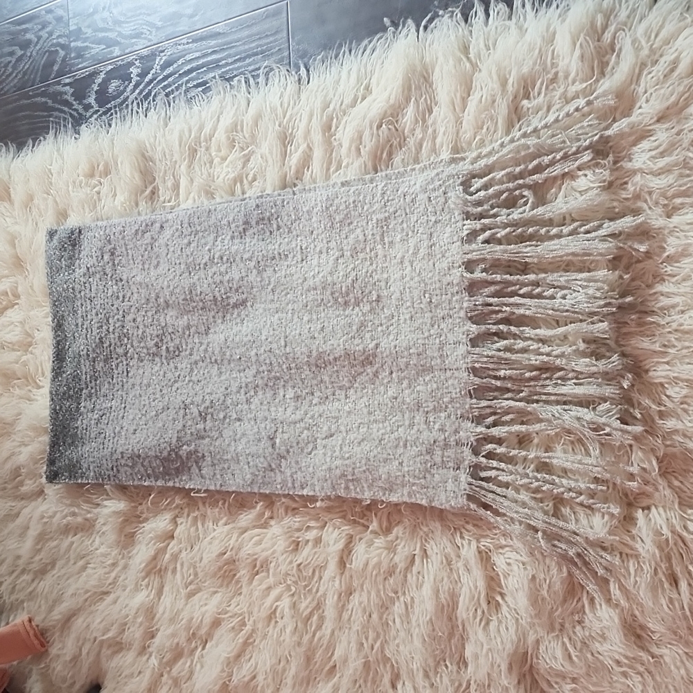 Anthropologie Mer Sea Chunky Knit Gradient Ombre Gray Blanket Scarf Shawl - Picture 8 of 9